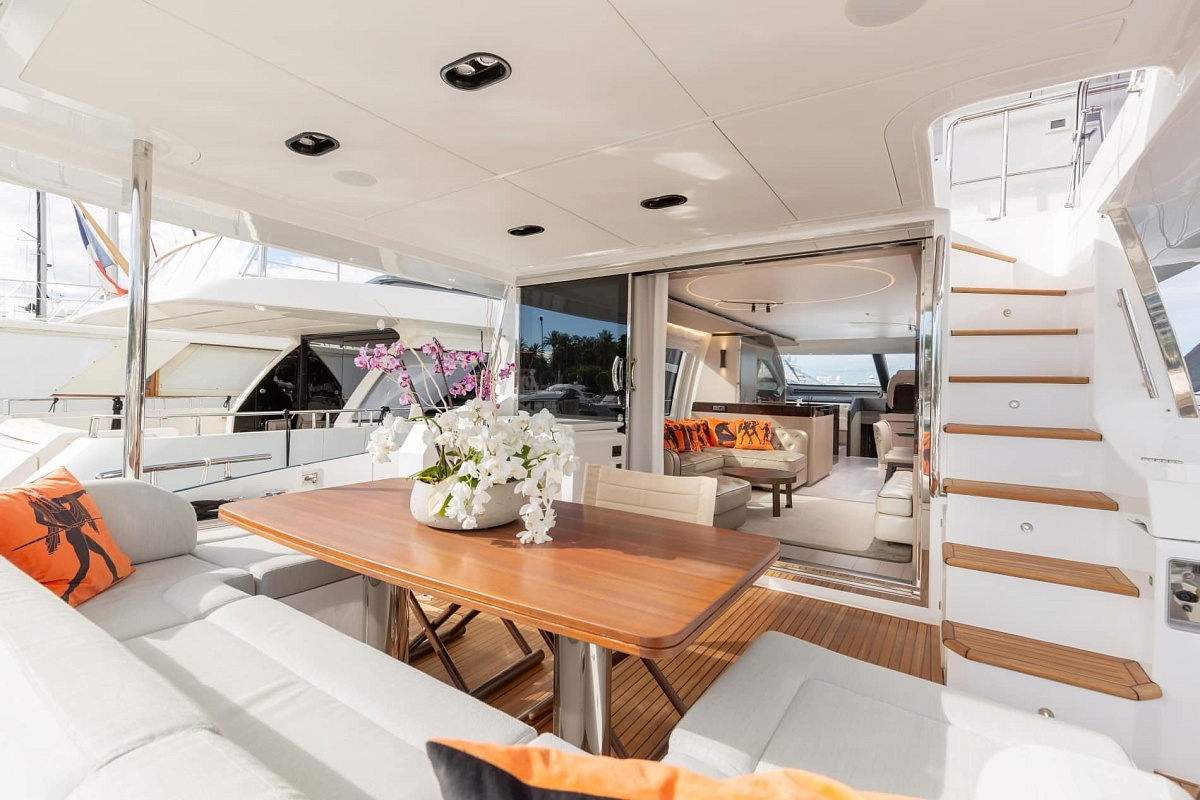 Аренда яхты Azimut 72 Solstice во Франции